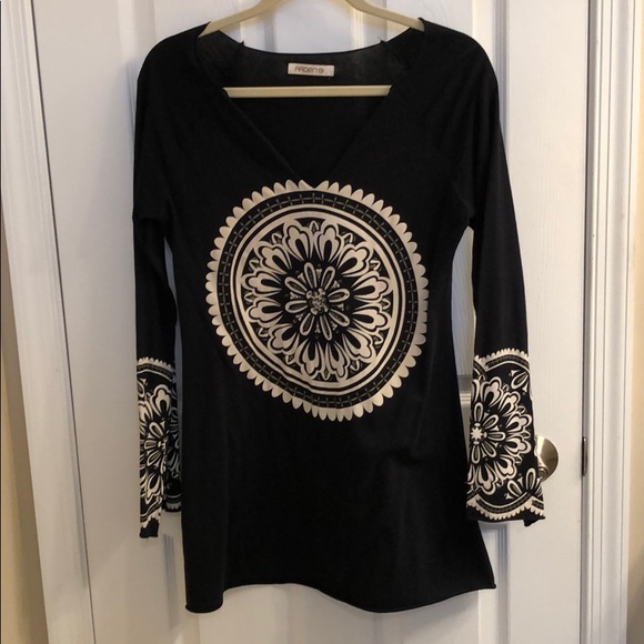 Arden B Tops - Arden B black tunic w/ pretty white/gem details S